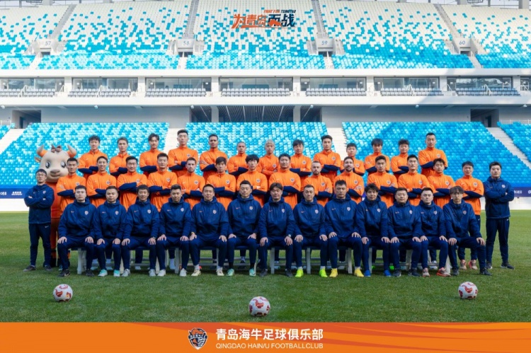 青島海牛一線隊(duì)名單：老將鄭龍、薩里奇坐鎮(zhèn)，金洋洋等新援在列